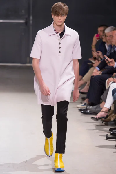 Look 25